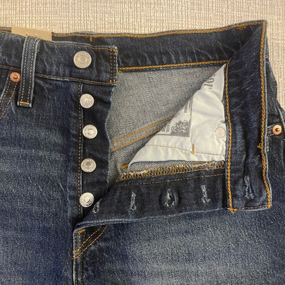 Levi 501 Shorts - Picture 5 of 5